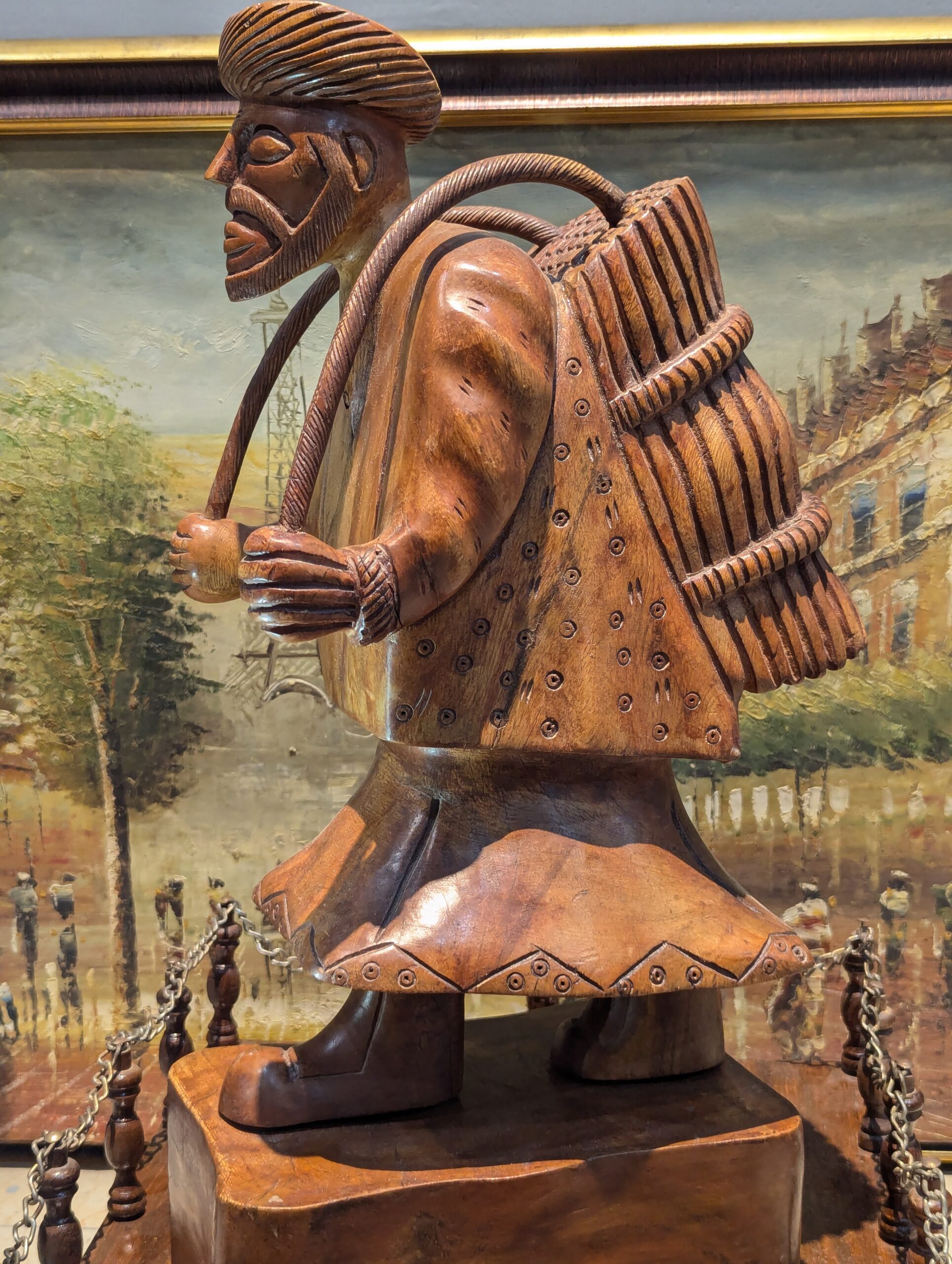 Lerili megamall Handmade Wooden Man Sculpture