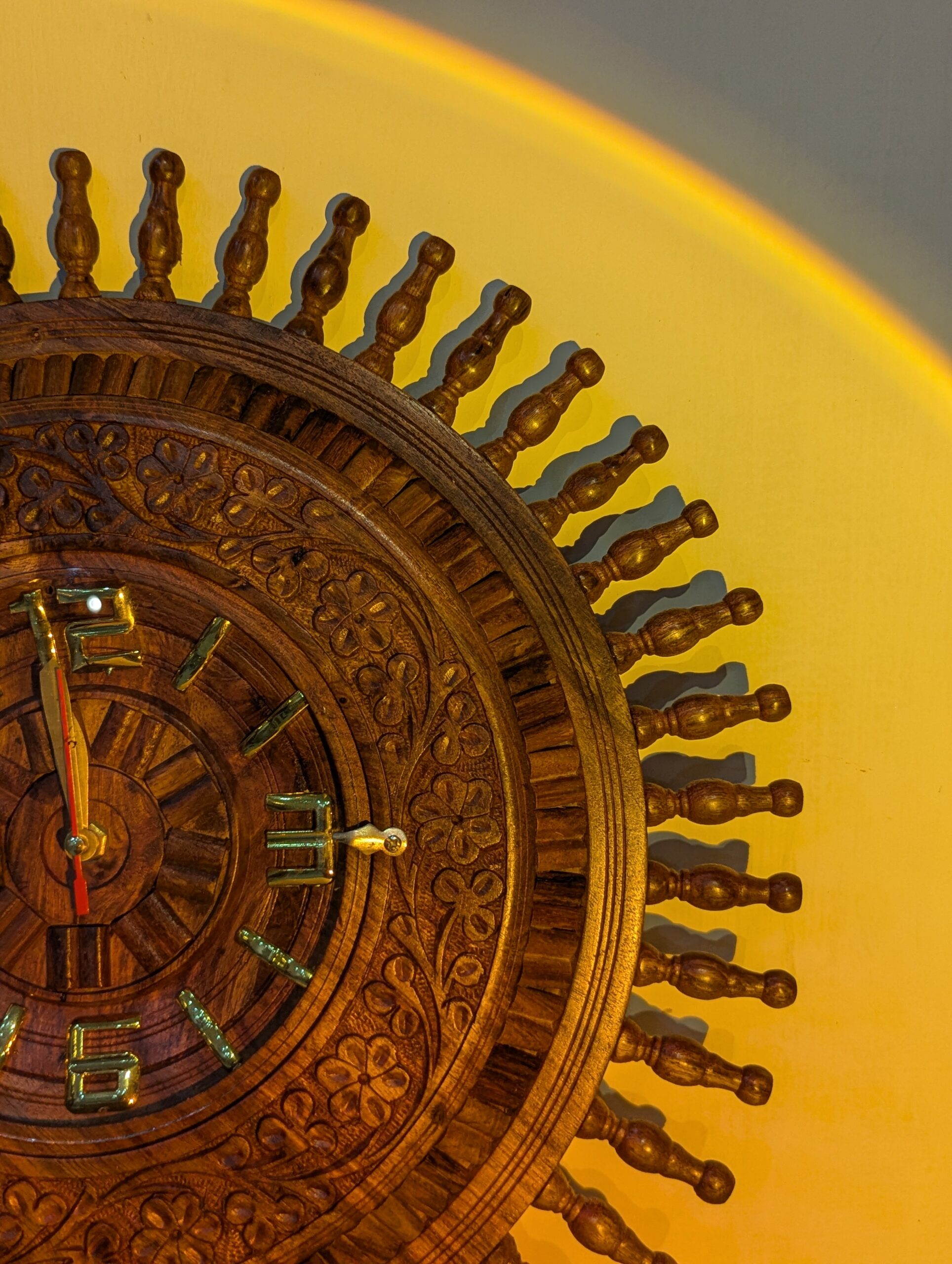 Lerili Megamall Hand Carved Wooden Round Floral Wall Clock