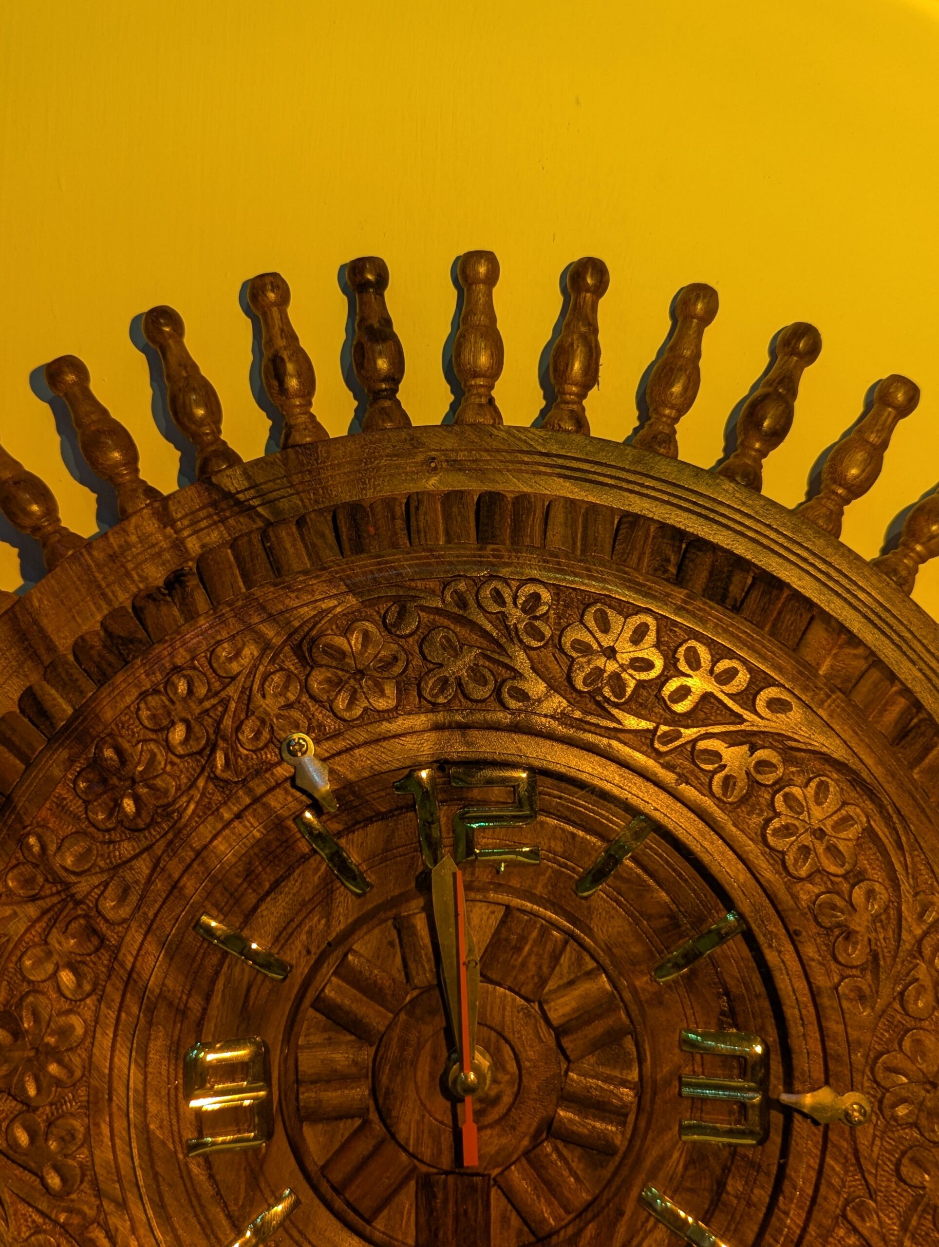 Lerili Megamall Hand Carved Wooden Round Floral Wall Clock