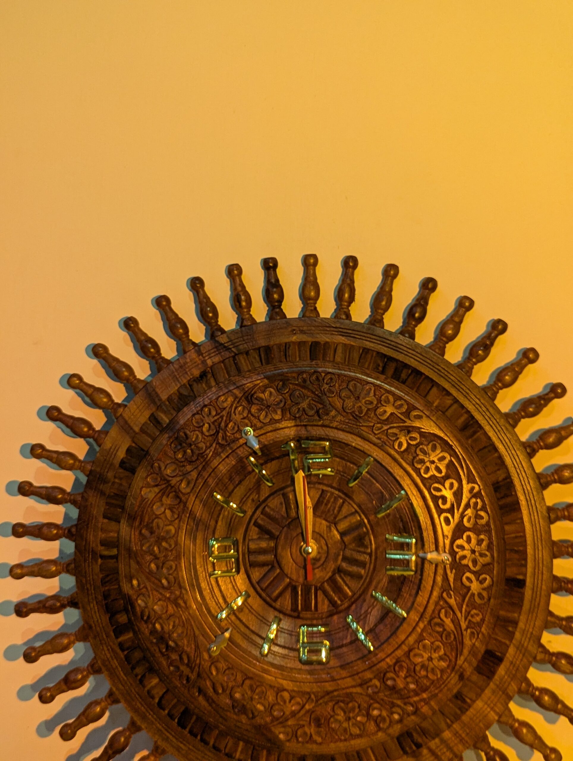 Lerili Megamall Hand Carved Wooden Round Floral Wall Clock